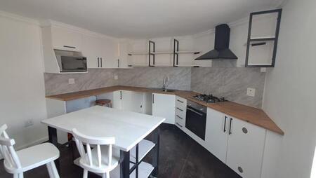 5 Bedroom House in Woodstock