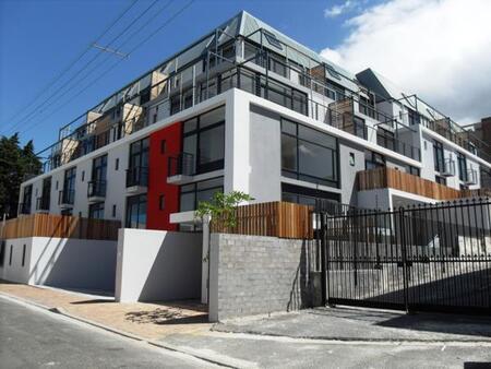 1 Bedroom Apartment in Observatory