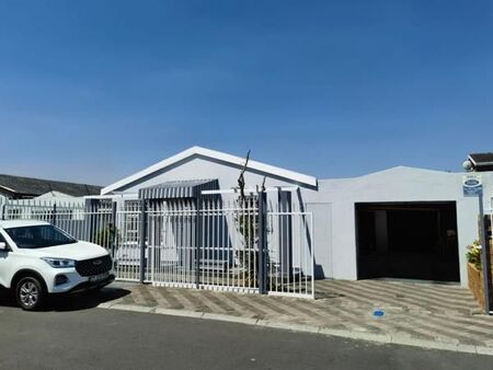 2 Bedroom House in Lotus River