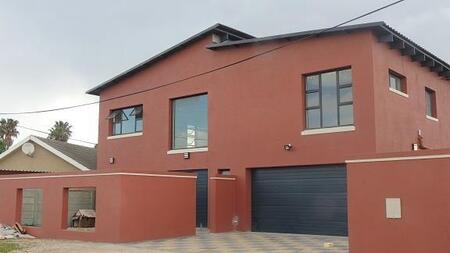 4 Bedroom House in Zeekoevlei