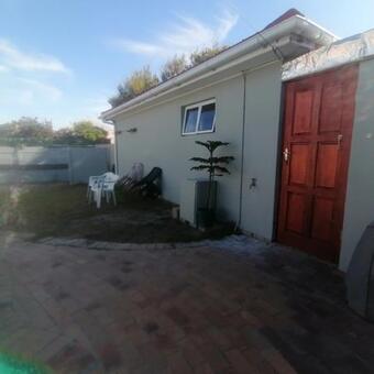 1 Bedroom Apartment in Retreat