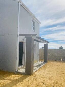 3 Bedroom Townhouse in Blue Downs