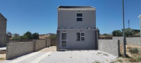 3 Bedroom Townhouse in Blue Downs