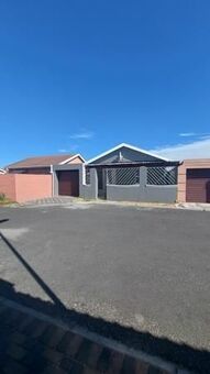 2 Bedroom House in Mitchells Plain