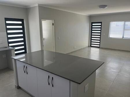 3 Bedroom Townhouse in Grassy Park