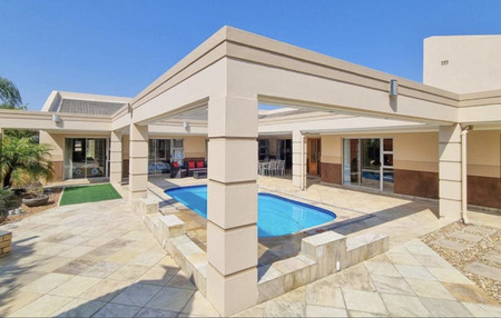 4 Bedroom House in Rosendal