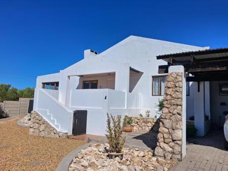 4 Bedroom House in St Helena Views