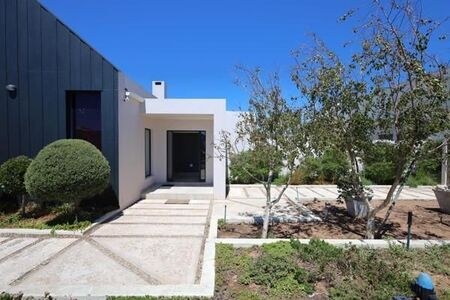 4 Bedroom House in Long Acres