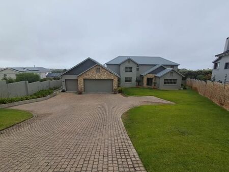4 Bedroom House in Chanteclair