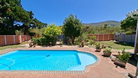 3 Bedroom House in Sandbaai