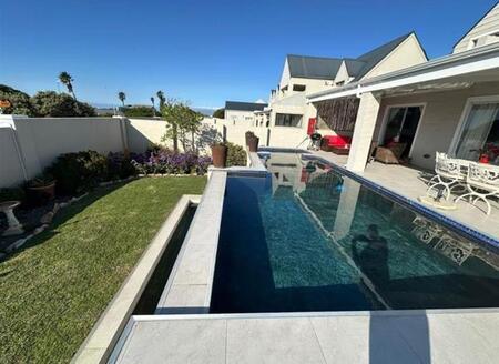 4 Bedroom House in Westcliff