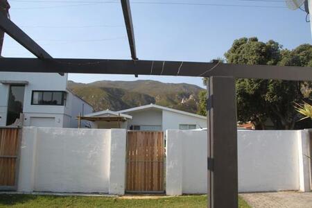 3 Bedroom House in Voelklip