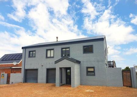 3 Bedroom House in Pringle Bay