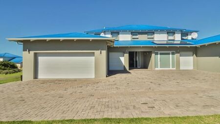 4 Bedroom Duet in Pinnacle Point Golf Estate