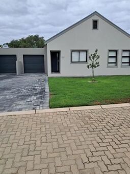 2 Bedroom Apartment in Oudtshoorn