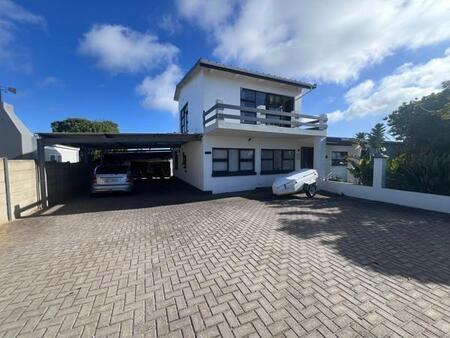 5 Bedroom House in Linkside