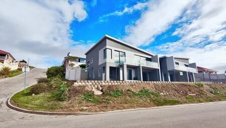 3 Bedroom Townhouse in Island View