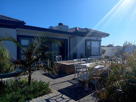 3 Bedroom House in Dana Bay