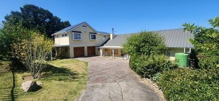 5 Bedroom House in Old Place