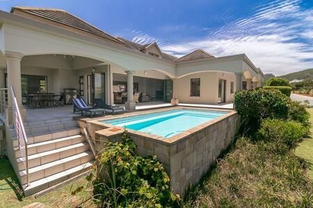 4 Bedroom House in Pezula Golf Estate