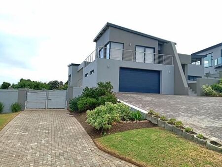 3 Bedroom House in Hansmoeskraal