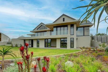 1 Bedroom Apartment in Kingswood Golf Estate