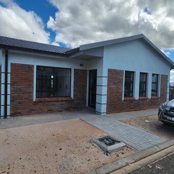 3 Bedroom House in Albertinia