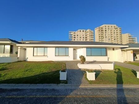 4 Bedroom House in Table View