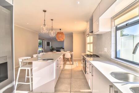 3 Bedroom House in Blouberg Rise