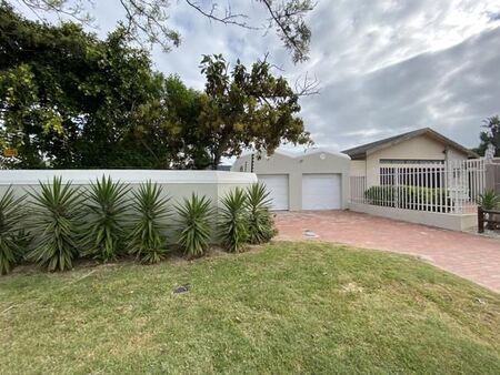3 Bedroom House in Flamingo Vlei