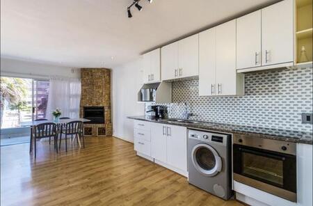 1 Bedroom Apartment in Table View