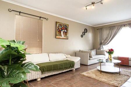 2 Bedroom House in Parklands