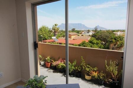 1 Bedroom Apartment in Table View