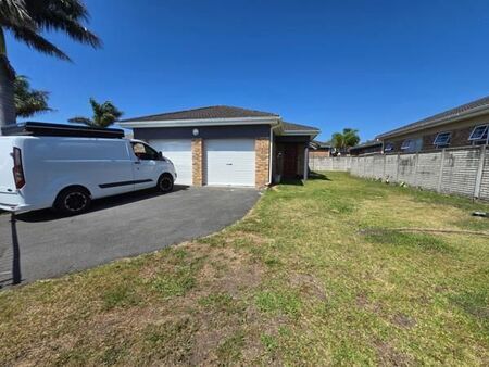 3 Bedroom Townhouse in Gonubie