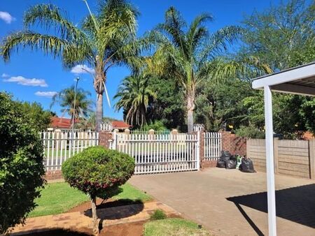 3 Bedroom House in El Toro Park