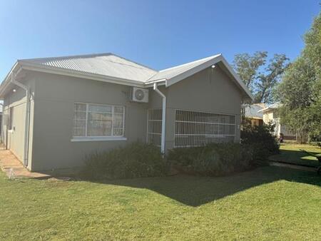 3 Bedroom House in Jan Kempdorp