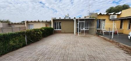 1 Bedroom House in Keidebees