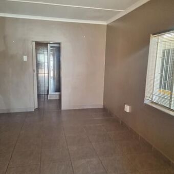 1 Bedroom Apartment in Postmasburg