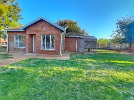 1.5 Bedroom House in Olifantshoek