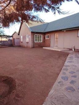 3 Bedroom House in Postmasburg