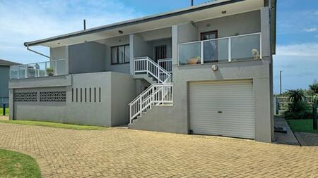 4 Bedroom Apartment in Uvongo