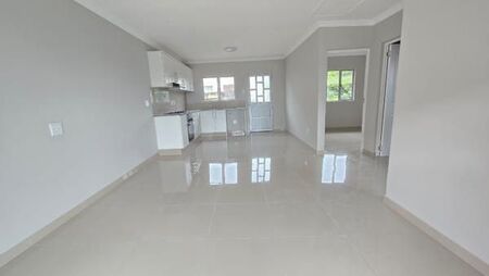 2 Bedroom House in Umhlatuzana