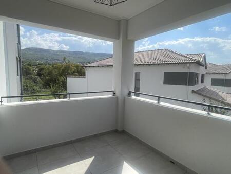2 Bedroom Apartment in Ruimsig Country Estate
