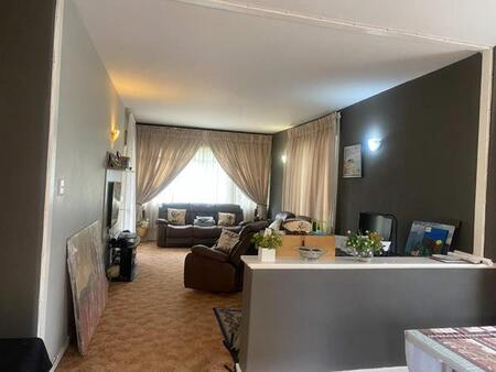 2 Bedroom Apartment in Monument