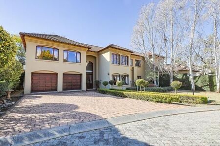 4 Bedroom House in Silver Lakes Golf Estate