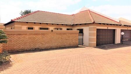 2 Bedroom Townhouse in Equestria