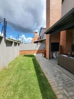 4 Bedroom Townhouse in Equestria