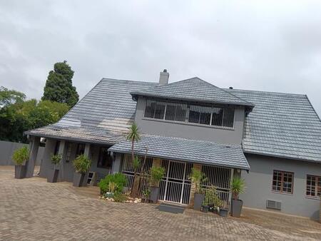 2.5 Bedroom Penthouse in Sunnyside