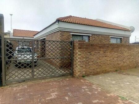 1 Bedroom Apartment in Naledi