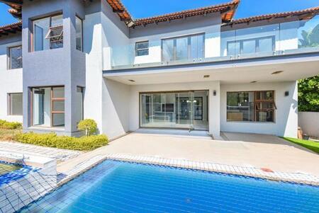 5 Bedroom House in Dainfern